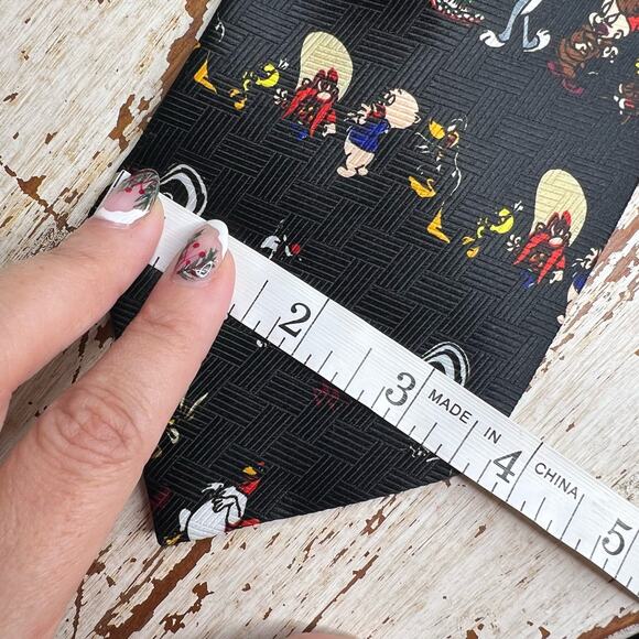 VTG 1997 Looney Tunes Mania Cartoon Character Tie - Picture 6 of 7